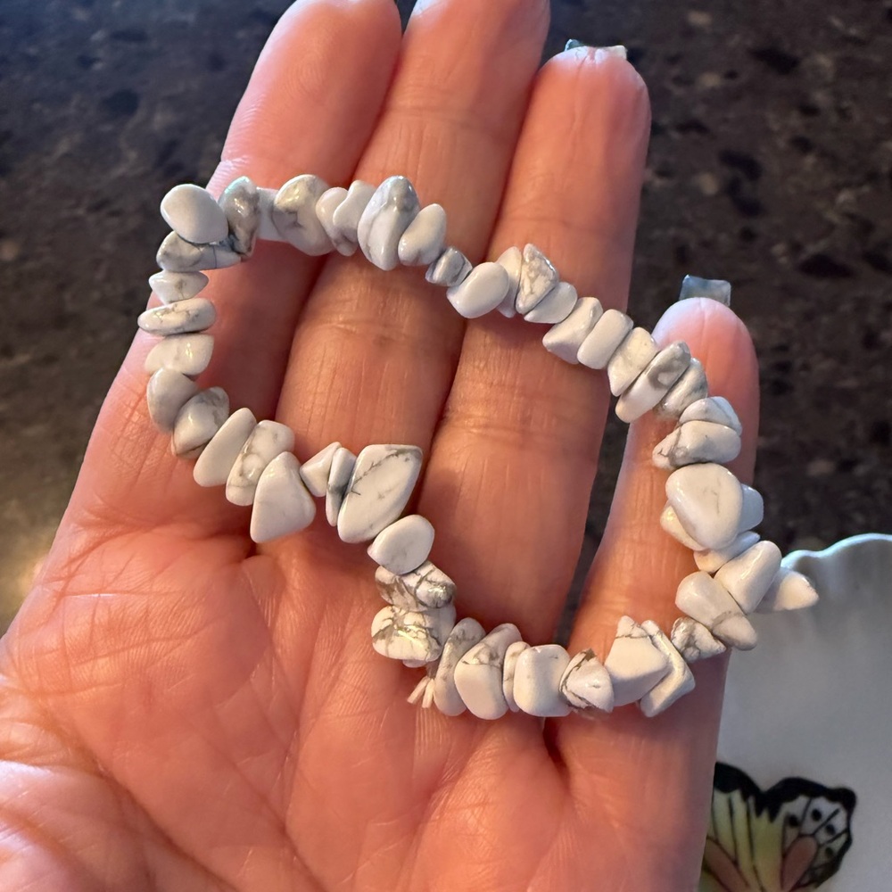 Howlite bracelet pair - Picture 3 of 4